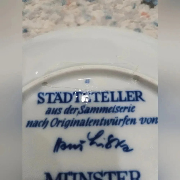 Vintage Kaiser Porcelain Decorative Plate 9" - Picture 3 of 4